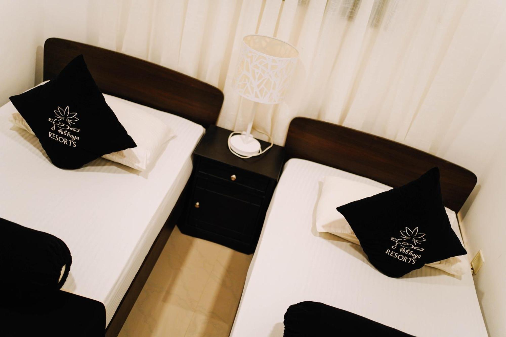Abhaya Resorts Anuradhapura Exteriör bild