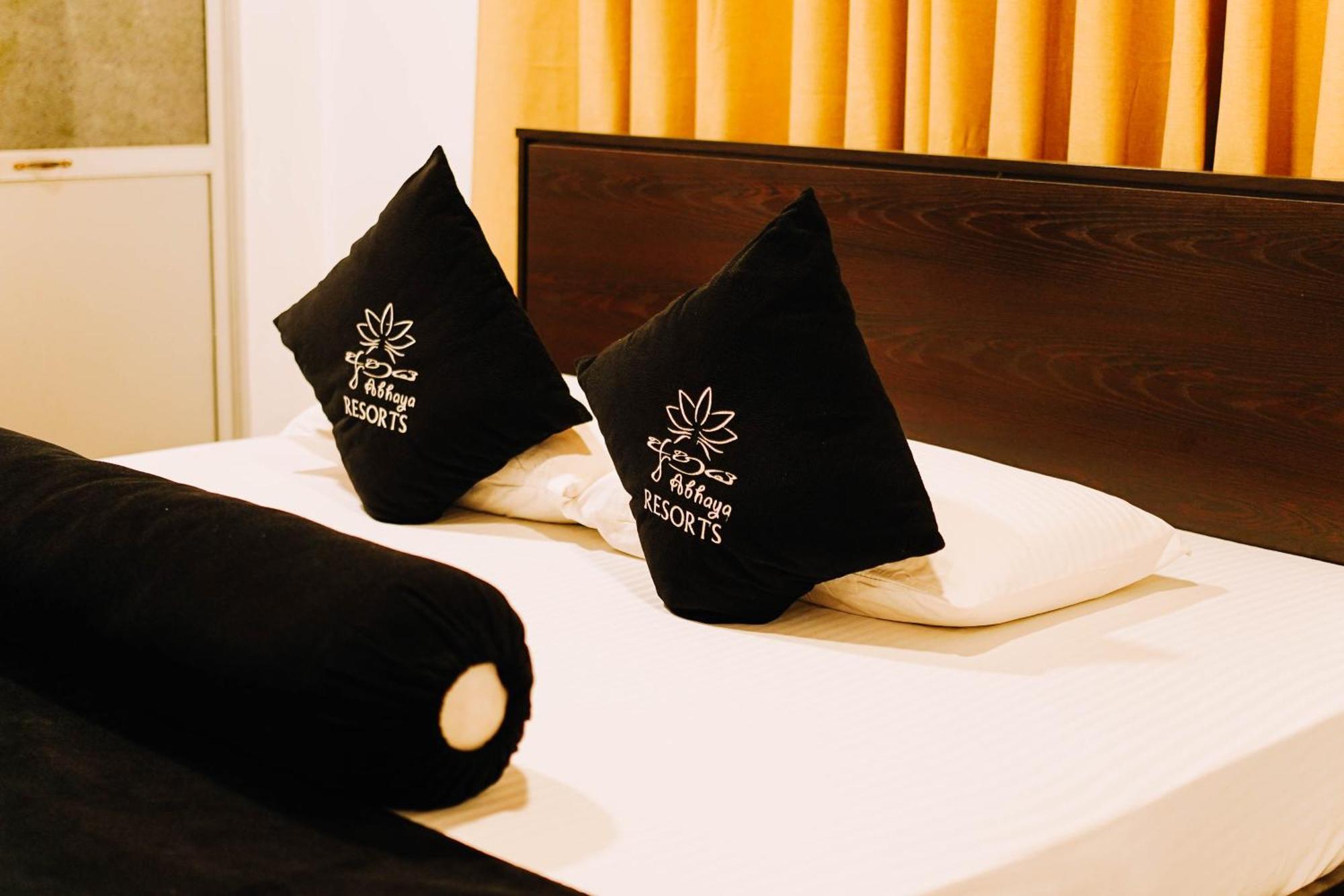 Abhaya Resorts Anuradhapura Exteriör bild
